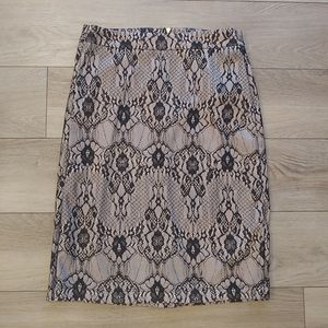 Lace overlay pencil skirt // size 2